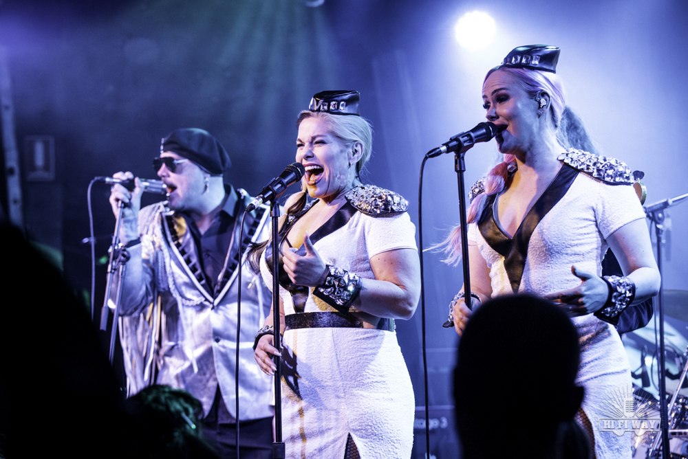 hifiwaypopchron's tweet image. .@NFO_Official @EmergencyRule @JohnRiot Absolute killer show with The Night Flight Orchestra playing their first show ever here in Adelaide at @TheGovHindmarsh  with Dirty Pagans and Emergency Rule. Check out our live photos by @samagram77 ... hifiway.live/2025/06/02/the…