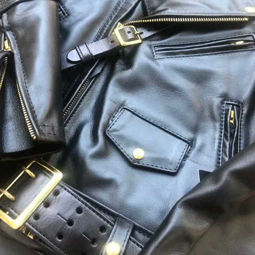 I just received a contribution towards NEW langlitz Gear from sissfag via Throne. Thank you! throne.com/maskedmasterbe #Wishlist #Throne