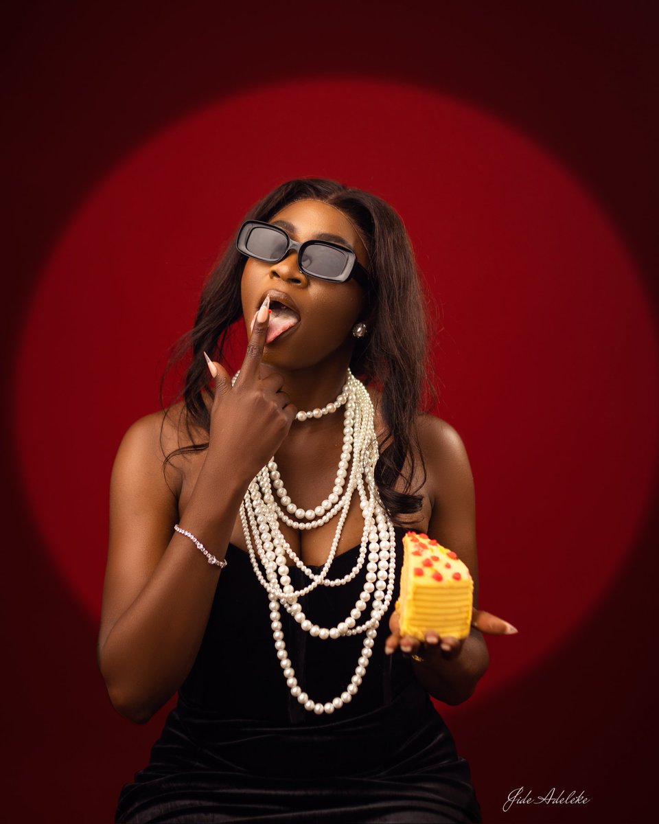 I got balloons today... Cheers to 30🎈🥳