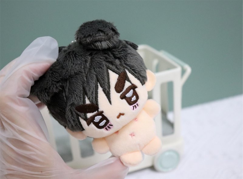 wafflezniscool's tweet image. LOOK AT MY FAT BABEY😭😭. 

oh hes perfect. there was some miscommunication with the limbs, but i think theyre pretty cute SOOO IM GONNA KEEP IT. my silly son, hes filled with soup and Joy(reminder he has a squeaker inside him. yea. thats right.)

this is the final sample! ^_^