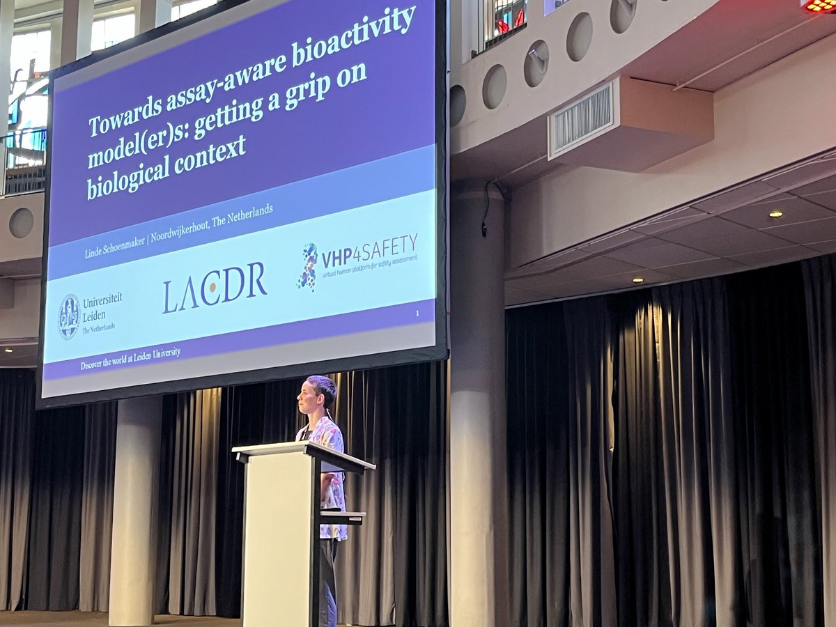 Linde talking about her work at the #ICCS2025. Preprint here: chemrxiv.org/engage/chemrxi…