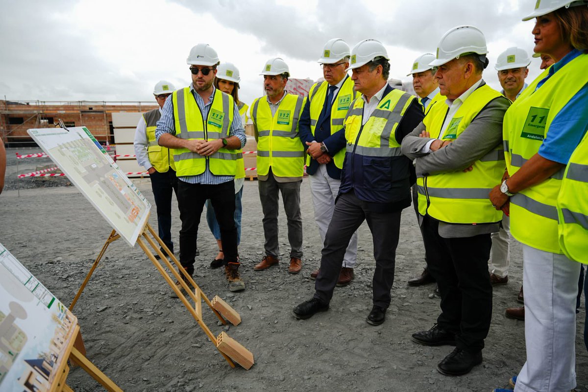 Visitamos las obras del nuevo Cecopi de El Rocío.

Una infraestructura clave para reforzar la seguridad de Almonte y de todas las grandes concentraciones como la Romería, la Venida o El Rocío Chico, con una inversión de más de 4,3M€.

Estará listo para las celebraciones de 2026.