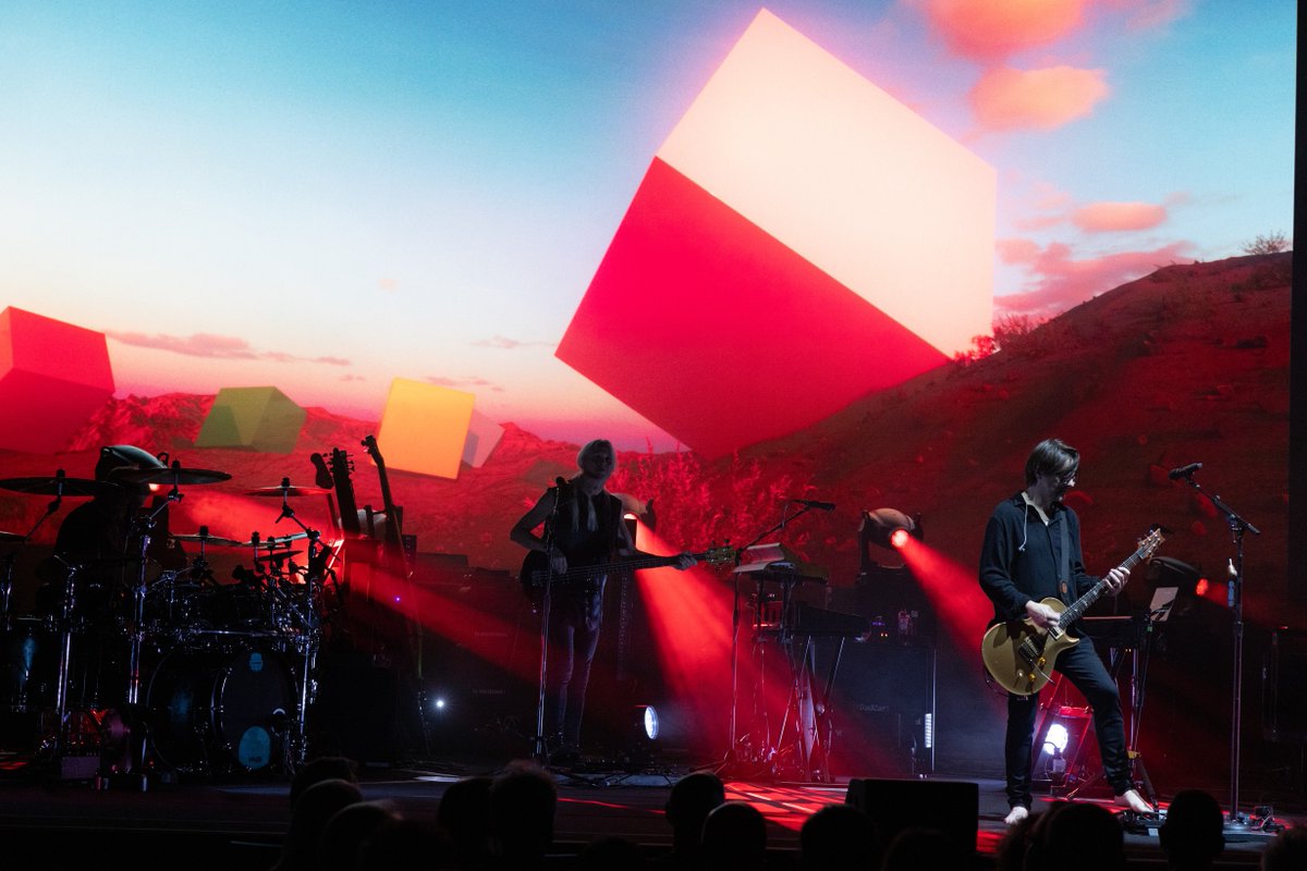 StevenWilsonHQ's tweet image. 10 dates left on the European leg if you can grab a ticket, plus on sale for the Americas leg later in the year. Do not miss this show!
Get tickets 👉 stevenwilsonhq.com/tour-dates
📸 by Diana Seifert