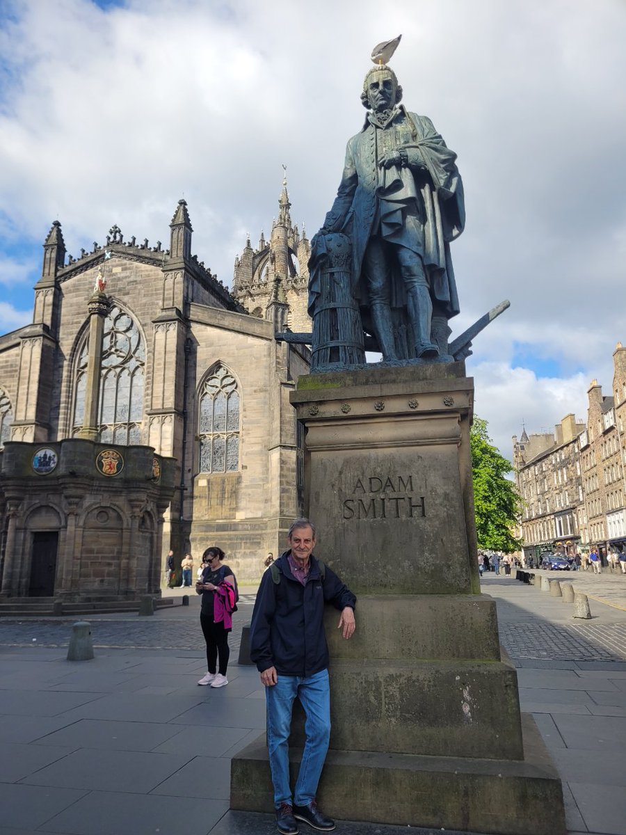 José María Callejas Berdonés (@jberdones) on Twitter photo Un saludo cordial desde Edimburgo <a href="/davidcerdag/">David Cerdá</a>, he visto a nuestros amigos David Hume y Adam Smith... Un saludo cordial desde Edimburgo <a href="/davidcerdag/">David Cerdá</a>, he visto a nuestros amigos David Hume y Adam Smith...