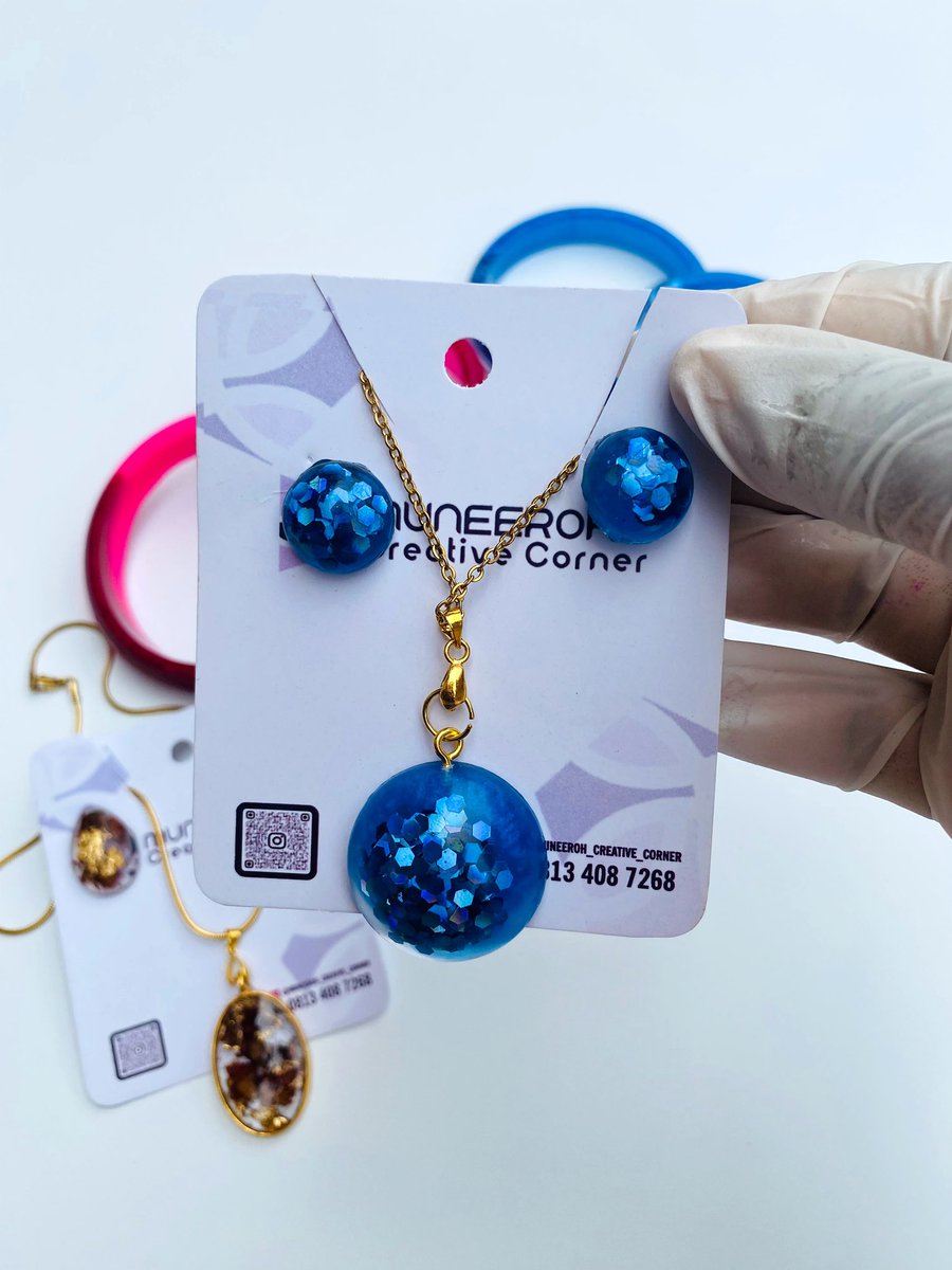 Where are my ladies that love soft glam and bold beauty?
Step into your era of shine and class with these resin bangles, necklaces, and earrings.
They’re handmade with elegance and bold just like YOU.

Tag your fashion sis. Let’s accessorize with purpose and style. 💙💙