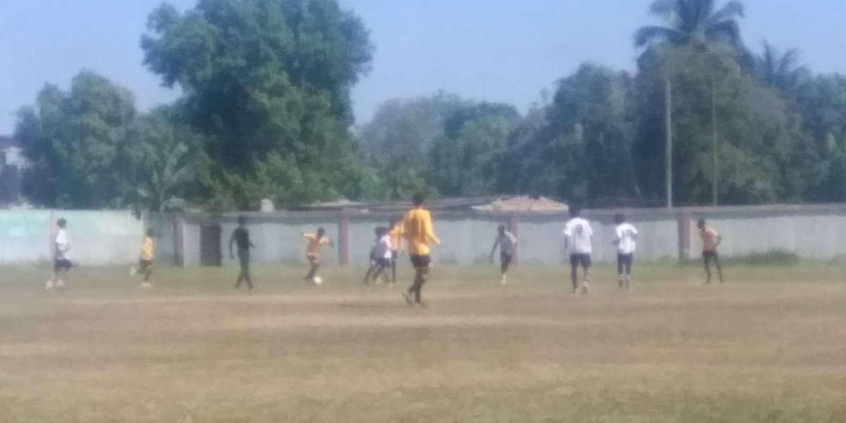 AngelNapol9795's tweet photo. #MiGuantanamo El equipo de fútbol categoría juvenil envuelto en la clasificación en la etapa final.
#EIDERafaelFreyreTorres
#MiMoncadaGuantanamero 
#VamosPorMas https://t.co/1ogal5TPLb