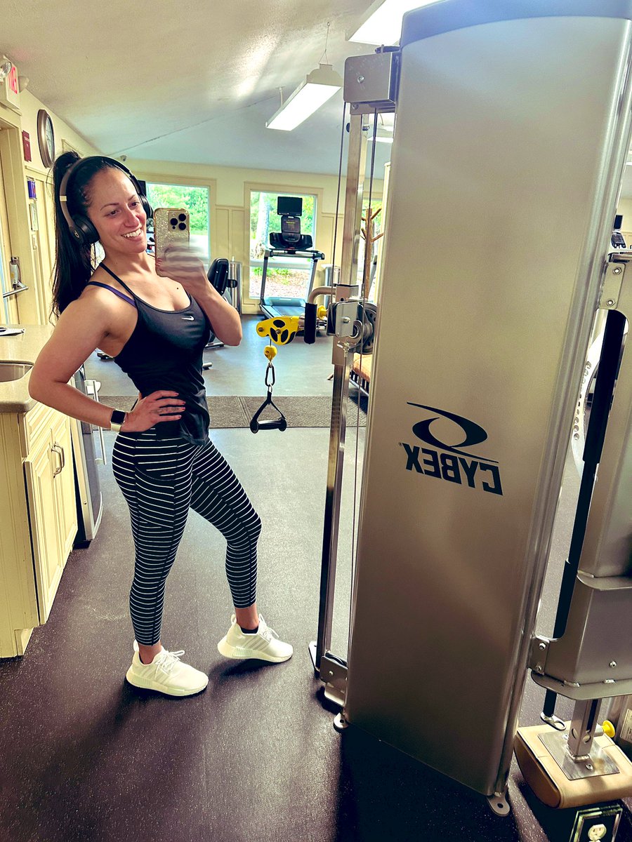 Chest &amp; tris done before 7am😮‍💨
Send for coffeeeee duh