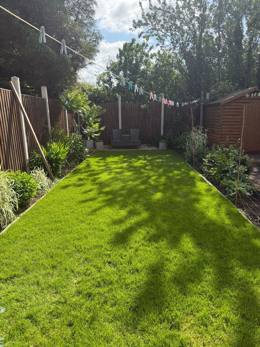 National Gardening Week is in full bloom...!🌱 👨‍🌾

Who do you think is the better gardener from the team? Dean (1st) or Matthew (2nd)?
... Because who doesn't love a little healthy compost-petition!?😆 💪🌻

Let us know your winner in the comments!