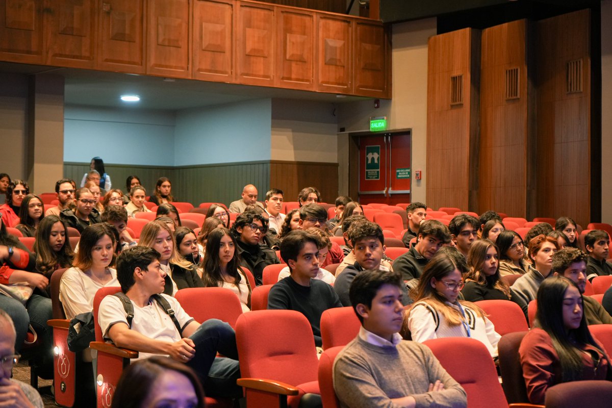 🇪🇨📔 La Universidad del Azuay junto con el Instituto Iberoamericano de Derecho Constitucional-#Ecuador, inauguraron el congreso “#Constitución de 2008: ¿Reestructuración institucional?”

Nuestro rector, Prof. Francisco Salgado Arteaga, mencionó que este tipo de congresos invita a