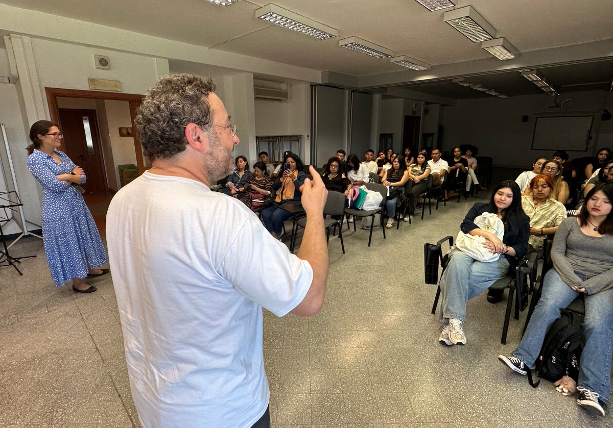 "Fe y Alegría Italia: educación popular en el corazón de Europa" Esta semana tuve el privilegio de visitar Fe  y Alegria Italia (<a href="/fe_italia/">Fe y Alegría Italia</a>), una experiencia profundamente inspiradora que, desde hace más de veinte años, encarna con creatividad y compromiso la misión de nuestro