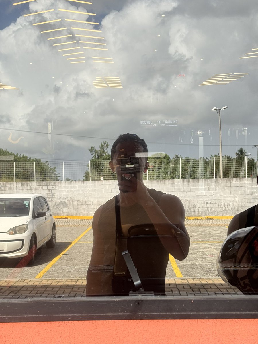 jamesmith0's tweet image. Começamos os jogos