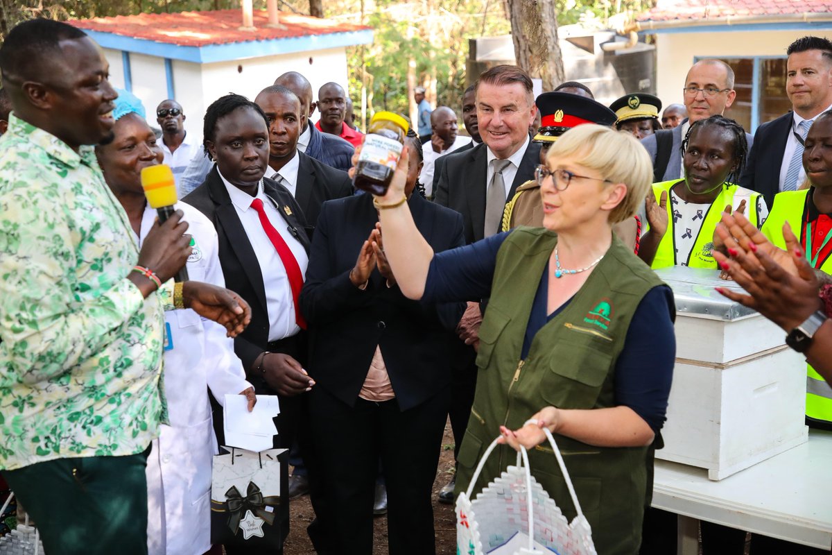 State Department for Foreign Affairs | Kenya (@foreignofficeke) on Twitter photo President Musar toured the Wire Forest Station in Homa Bay and engaged with members of the Wire Forest Management Association (WIFOMA) CFA, commending their innovative and sustainable income-generating activities. President Musar toured the Wire Forest Station in Homa Bay and engaged with members of the Wire Forest Management Association (WIFOMA) CFA, commending their innovative and sustainable income-generating activities.
