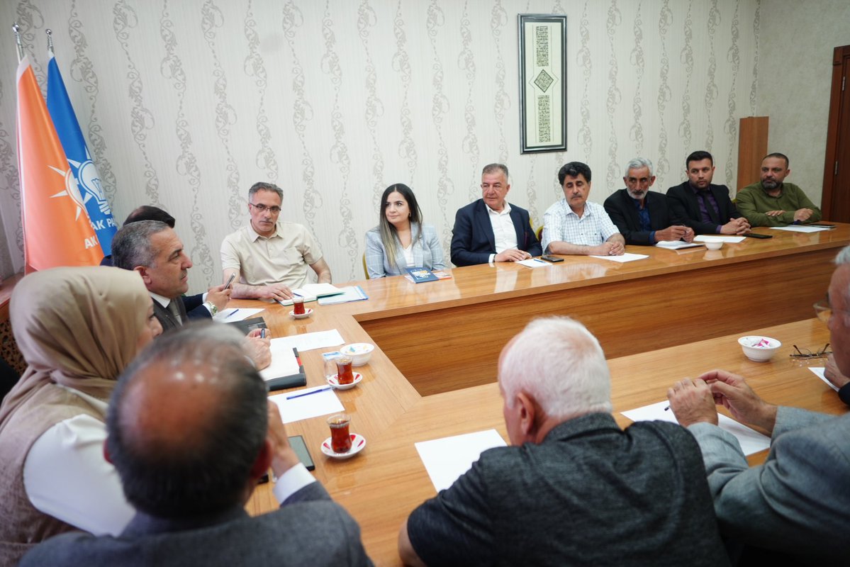 AK Parti Van (@ak_partivan) on Twitter photo İl Başkanımız Abdulahat Arvas’ın riyasetinde haftalık Olağan Yürütme Kurulu toplantısı gerçekleştirildi.
<a href="/Akparti/">AK Parti</a>
<a href="/abuyukgumus/">Ahmet Büyükgümüş</a>
<a href="/MustafaAlkayis/">Av. Mustafa Alkayış</a> İl Başkanımız Abdulahat Arvas’ın riyasetinde haftalık Olağan Yürütme Kurulu toplantısı gerçekleştirildi.
<a href="/Akparti/">AK Parti</a>
<a href="/abuyukgumus/">Ahmet Büyükgümüş</a>
<a href="/MustafaAlkayis/">Av. Mustafa Alkayış</a>