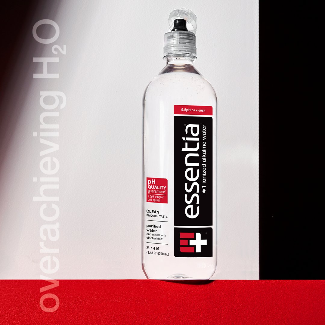 Power. Precision. Peak hydration 💧. Fight harder 💪 with #OverachievingH2O.