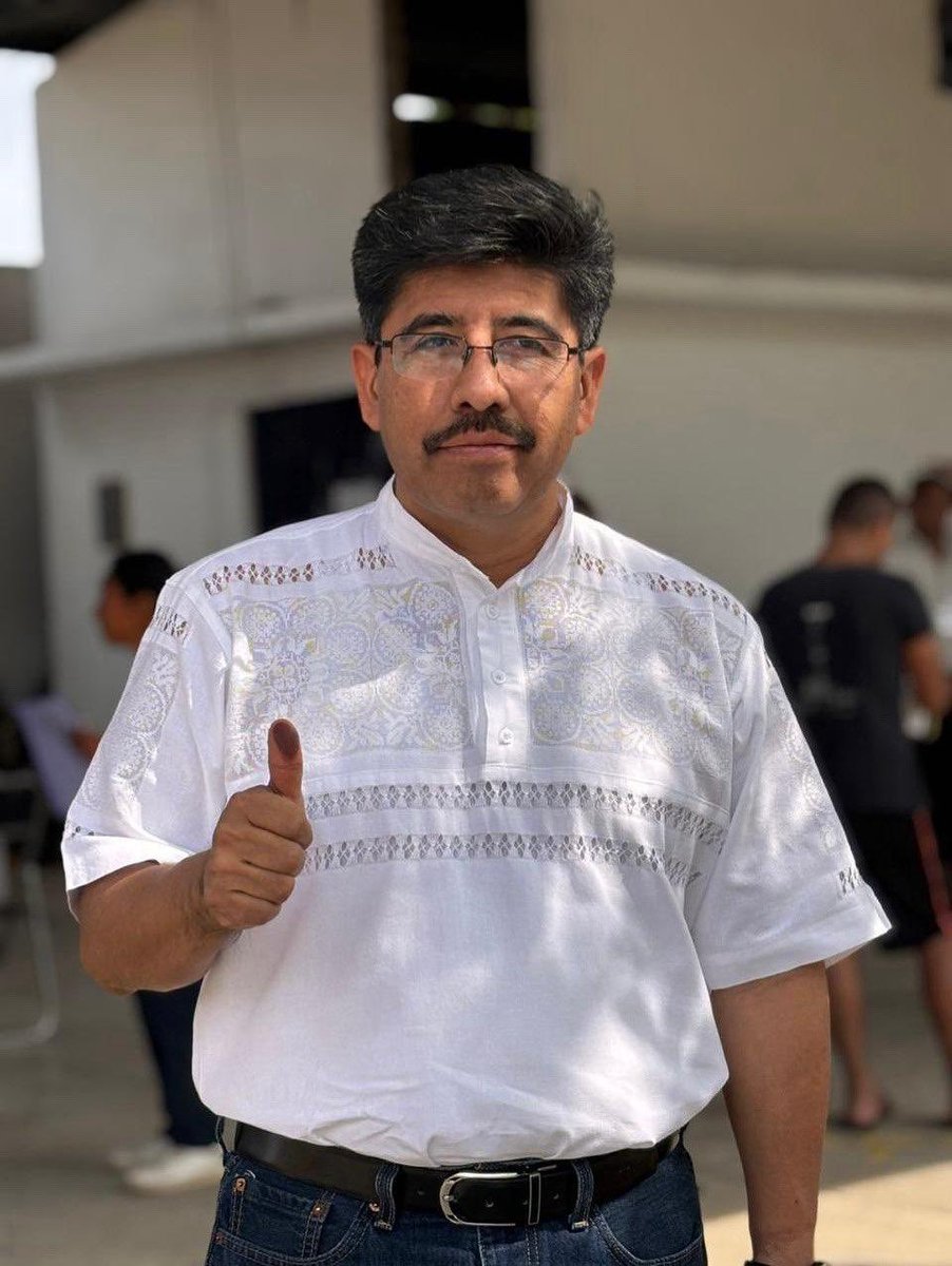El científico del bienestar (@doctorzamudio) on Twitter photo Un abogado de origen Mixteco se perfila para dirigir la <a href="/SCJN/">Suprema Corte</a>. Sin hacer campañas sucias, sin dinero, sin influyentismo y con solo el reconocimiento de un electorado que sabe que le debemos mucho a nuestros pueblos originarios.
<a href="/HugoAguilarOrti/">Hugo Aguilar Ortiz</a> podría ser el primer hombre Un abogado de origen Mixteco se perfila para dirigir la <a href="/SCJN/">Suprema Corte</a>. Sin hacer campañas sucias, sin dinero, sin influyentismo y con solo el reconocimiento de un electorado que sabe que le debemos mucho a nuestros pueblos originarios.
<a href="/HugoAguilarOrti/">Hugo Aguilar Ortiz</a> podría ser el primer hombre