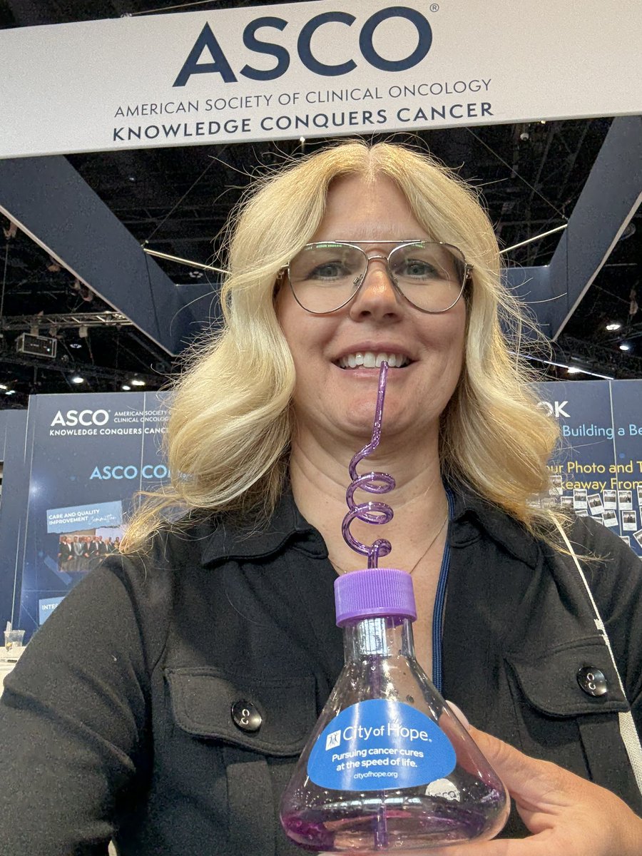 HHampel1's tweet image. Amazing little science experiment with flavored sodas at the @cityofhope @ASCO booth! #ASCO2025