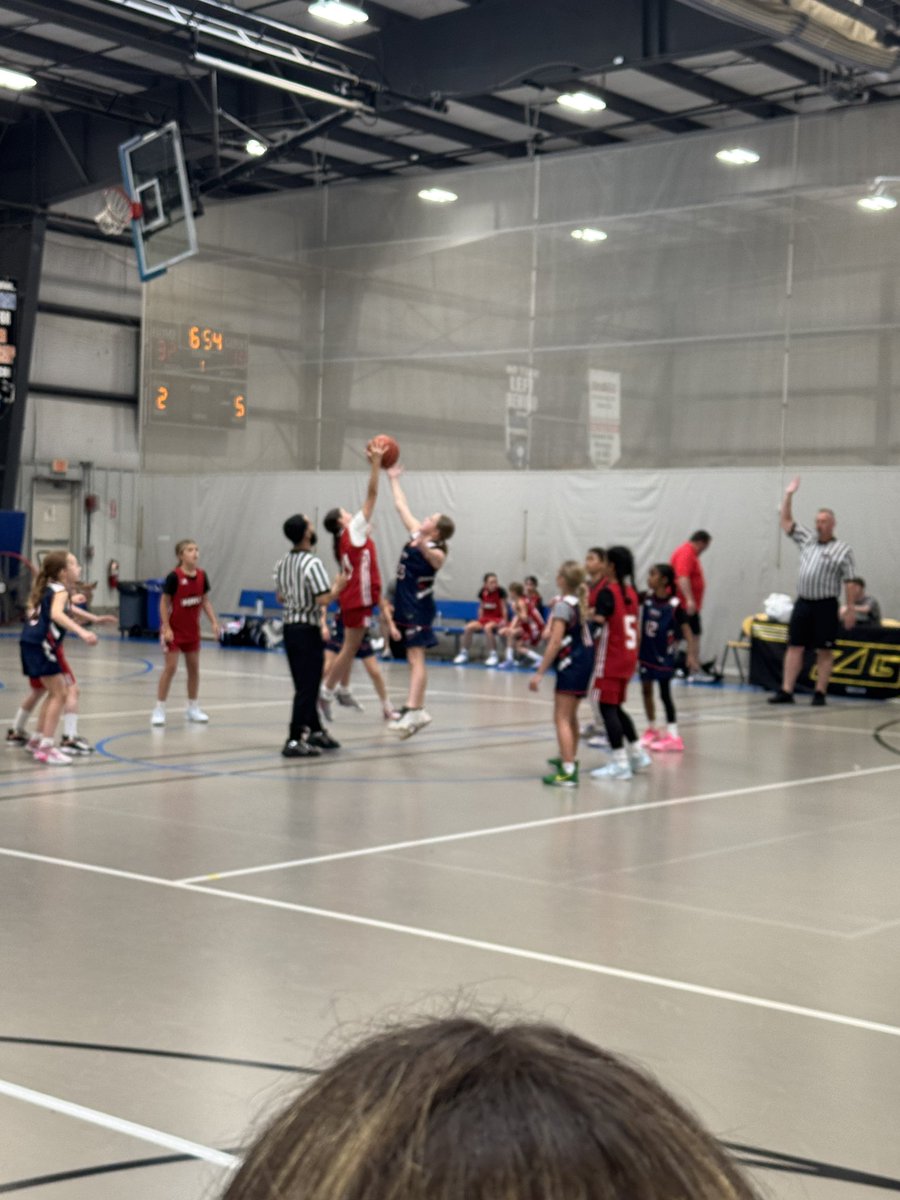 Shout out to or 4th grade  girls for a great weekend  at D1 zero gravity finals.
Finished 3-0 in pool play, but fell short in the championship! This group has been playing great defense, and working well as a team all season!