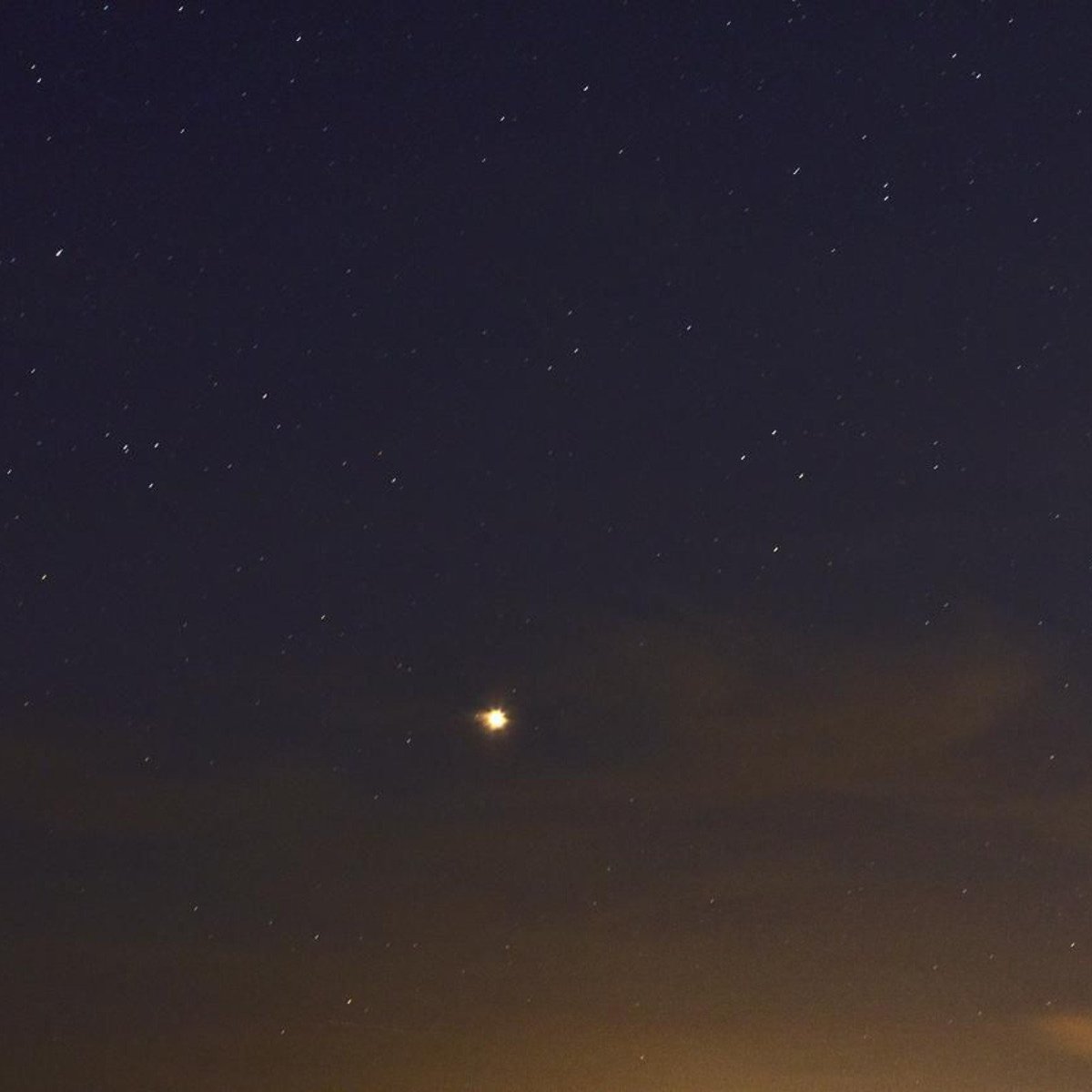 gl00mberg.flp tweet media