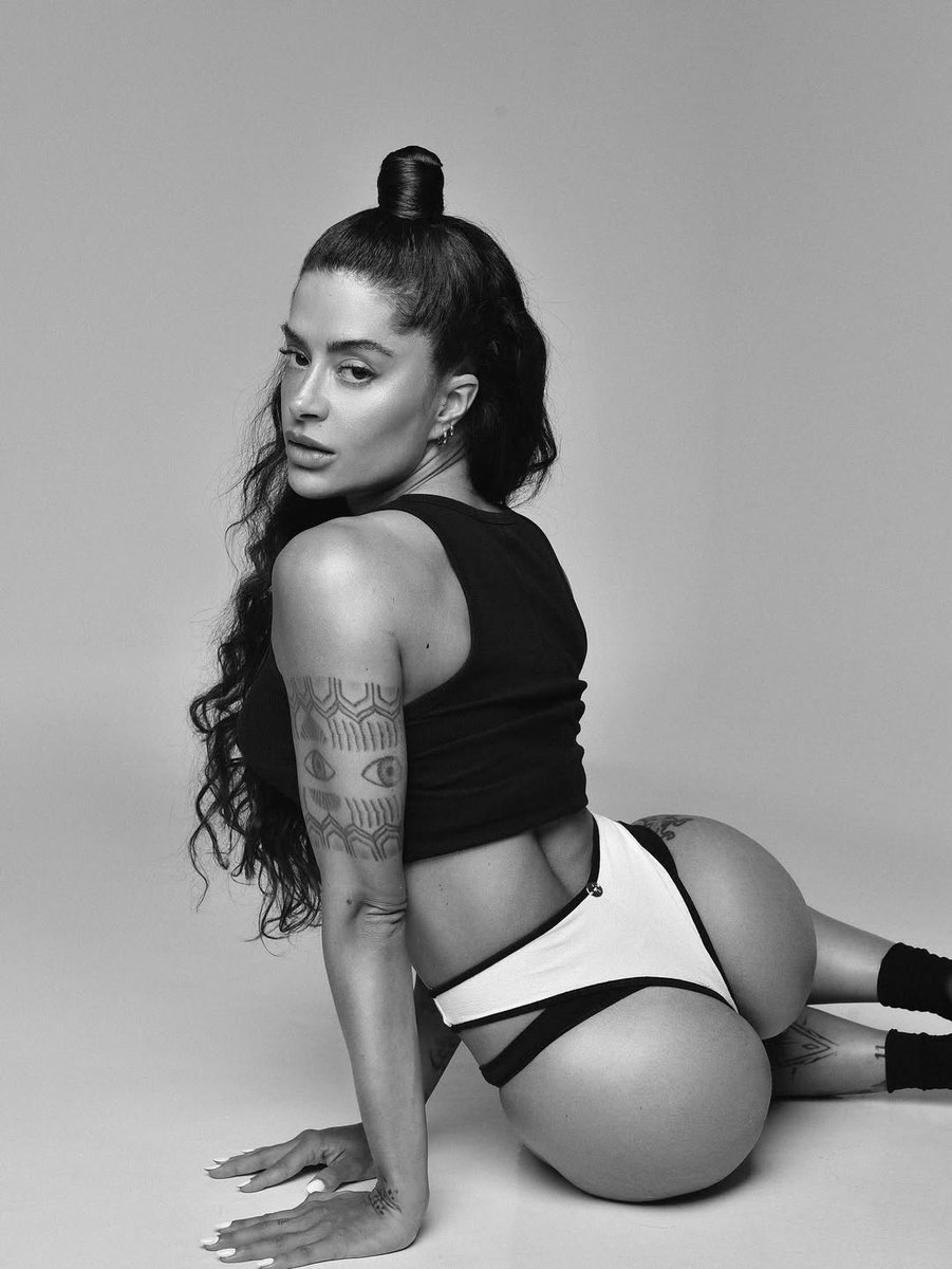 A Aline Riscado vai sempre continuar sendo uma das mais gostosas do Brasil, quase 40 anos e cada vez mais sexy e rabuda!! 😵‍💫😵‍💫