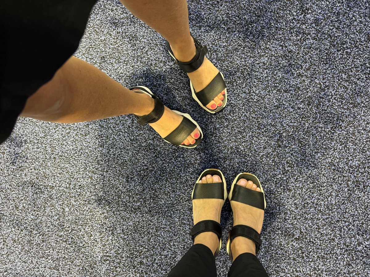 HHampel1's tweet image. Finally chose the right shoes for ASCO - and I wasn’t the only one! Able to walk miles through McCormick comfortably. @sorelfootwear #ASCO2025
