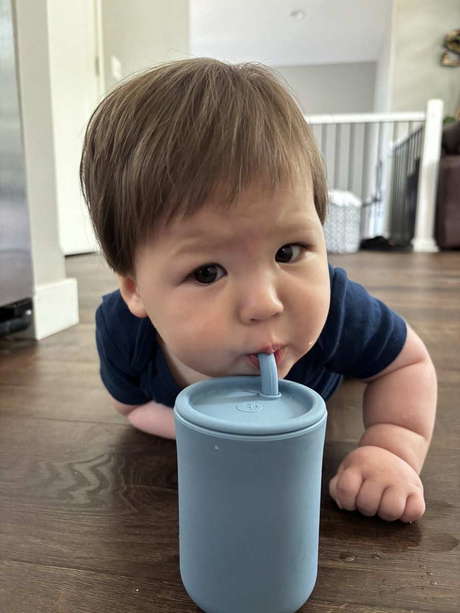 I wish everyone was this excited about drinking water… 🫘
