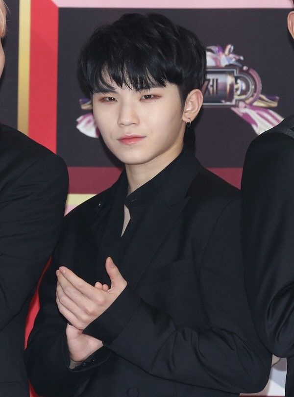 #우지 #WOOZI #세븐틴 #SEVENTEEN <a href="/pledis_17/">세븐틴(SEVENTEEN)</a>
