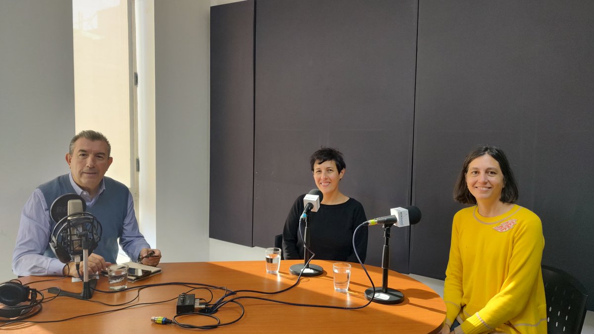 📌Ahora en QR #quorumradial recibimos a las ilustradoras <a href="/ValGarciaDuran/">Val García Durán</a> y Alejandra Clutterbuck nos presentan Tres en línea, una plataforma de capacitaciones para amantes de los libros y las artes. 
#ilustraciones <a href="/tresenlinea/">Josep Masramon</a>.studio
🔸en vivo bcnradio.com.ar