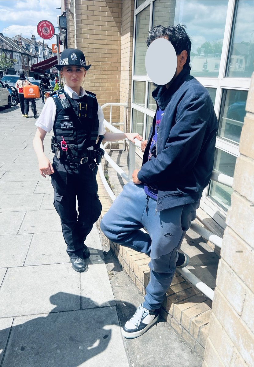 #WillesdenGN, adjoining wards &amp; #HarlesdenTCT conducted a high visibility operation in the High Road to combat #criminality &amp; #ASB. Several problem premises subject to #closureorders attended, alcohol seized from street drinker’s &amp; one #arrest for FTA at court #WillesdenGreen