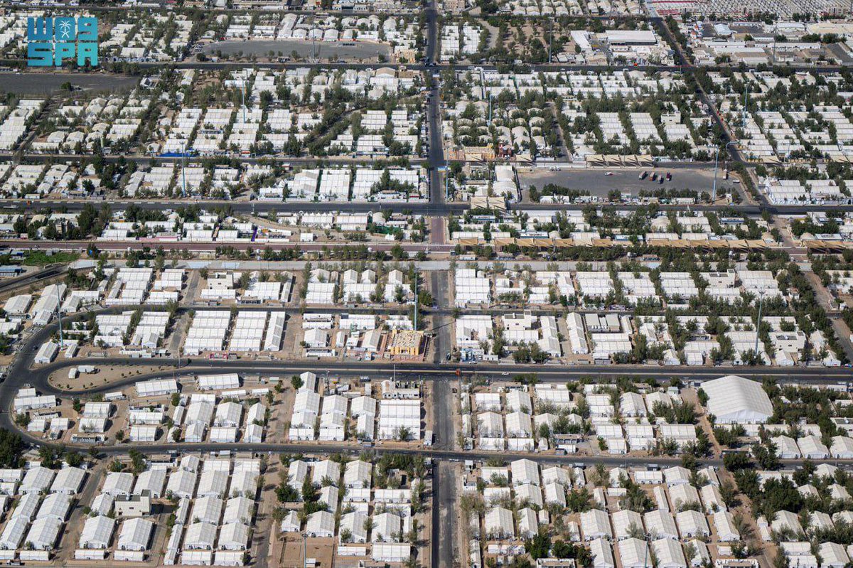 📸 أكبر مدينة خيام في العالم جاهزة لاستقبال ⁧#حجاج_2025⁩ في ⁧#منى⁩!
-  تمتد على مساحة تتجاوز 20 كم²
- مزوّدة بأنظمة تبريد ومكافحة حريق
- مدعّمة بخدمات لوجستية وصحية متكاملة
- إنجاز هندسي وخدمي يُجسّد رؤية ⁧#السعودية⁩ لخدمة ضيوف الرحمن بأعلى المعايير 💚🕋