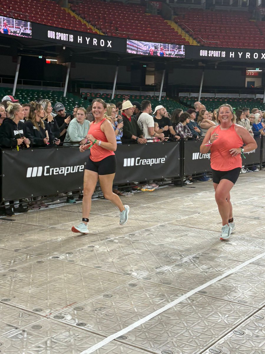 Aimee Barnett tweet media