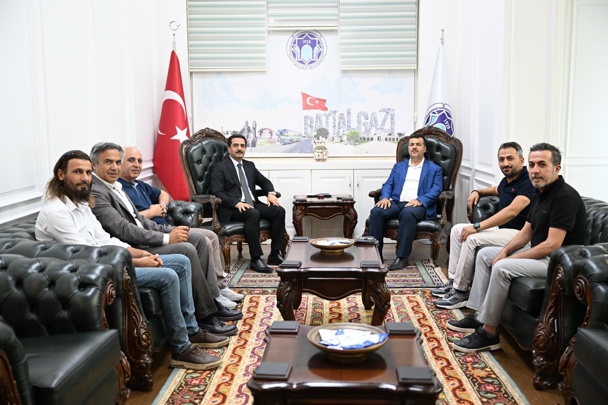 Yönetim kurulu üyelerimiz  ve kurucu il başkanımız <a href="/onurgunes44/">ONUR GÜNEŞ</a> ile birlikte Battalgazi Belediye Başkanımız Sn Bayram Taşkın’ı ziyaret ettik, kadim şehrimiz ile ilgili istişarelerde bulunduk,
Kıymetli ev sahipliği için <a href="/avbayramtaskin/">Bayram Taşkın</a> başkanıma teşekkür ederim..
<a href="/devapartisi/">DEVA Partisi</a>