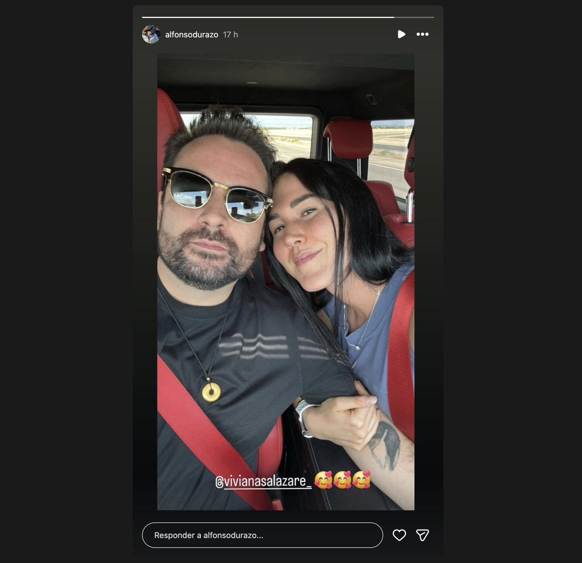 vampipe ⍨ (@vampipe) on Twitter photo ¡Miren nada más!
El hijo de <a href="/AlfonsoDurazo/">Alfonso Durazo</a> estrenando un Tsuru.. ¿o es un Jetta?
No, perdón. Es el Mercedes-AMG G63, con un precio base de $4.9 millones de pesos (los asientos rojos no son base)
$4,952,000 pesos
Así hacen caso a la austeridad que les solicita <a href="/Claudiashein/">Claudia Sheinbaum Pardo</a> ¡Miren nada más!
El hijo de <a href="/AlfonsoDurazo/">Alfonso Durazo</a> estrenando un Tsuru.. ¿o es un Jetta?
No, perdón. Es el Mercedes-AMG G63, con un precio base de $4.9 millones de pesos (los asientos rojos no son base)
$4,952,000 pesos
Así hacen caso a la austeridad que les solicita <a href="/Claudiashein/">Claudia Sheinbaum Pardo</a>