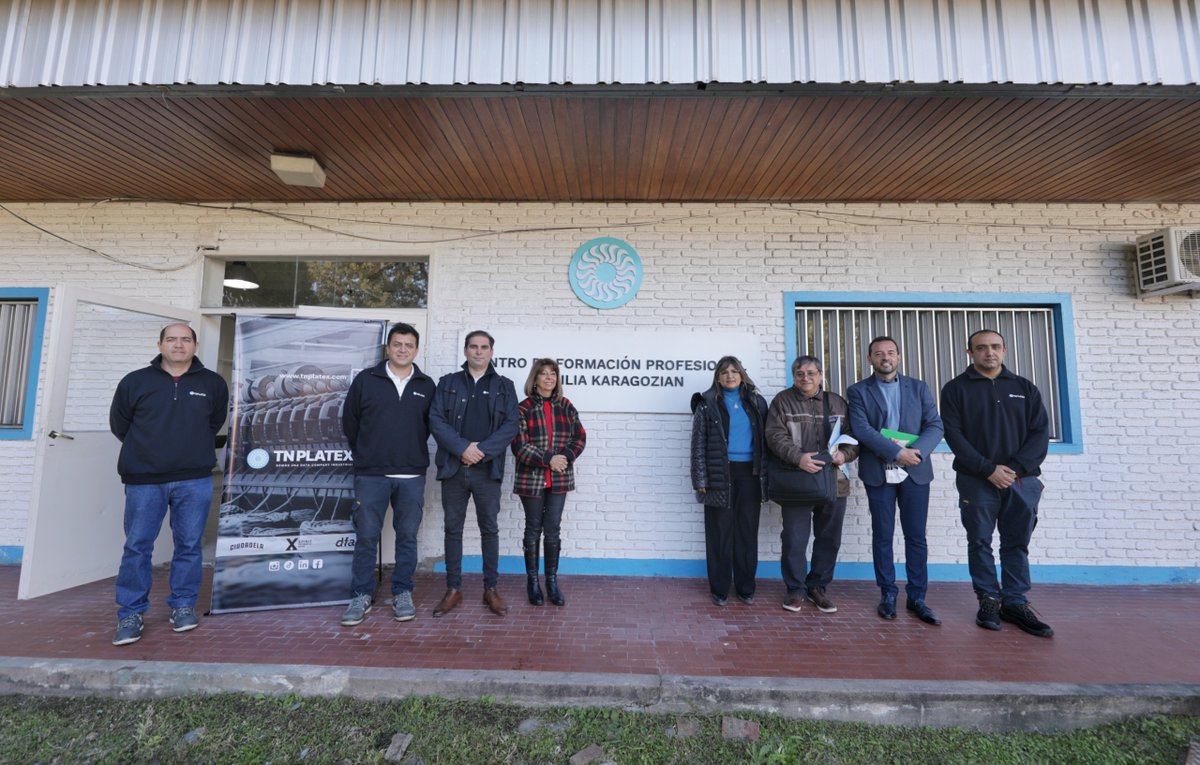 🤝​🧵 La ministra Susana Montaldo visitó en Las Piedritas, Alderetes, la empresa de hilado <a href="/tnplatex_ar/">TN Platex</a>, con el objetivo de articular acciones y prácticas de estudiantes adultos en conjunto con la <a href="/uindustrialtuc/">Unión Industrial de Tucumán</a>.
educaciontuc.gov.ar/2025/06/02/edu…