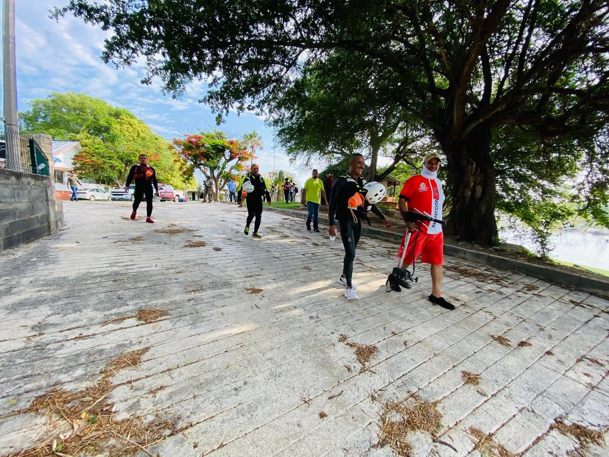 PCTamaulipas's tweet image. ⛑️🦺Continúan los trabajos coordinados para la búsqueda de persona extraviada en el río purificación. 

El Equipo Estatal de Rescate en Aguas Rápidas e Inundaciones de la Coordinación Estatal de Protección Civil en conjunto con el municipio de #Padilla, #SecretaríadeMarina…