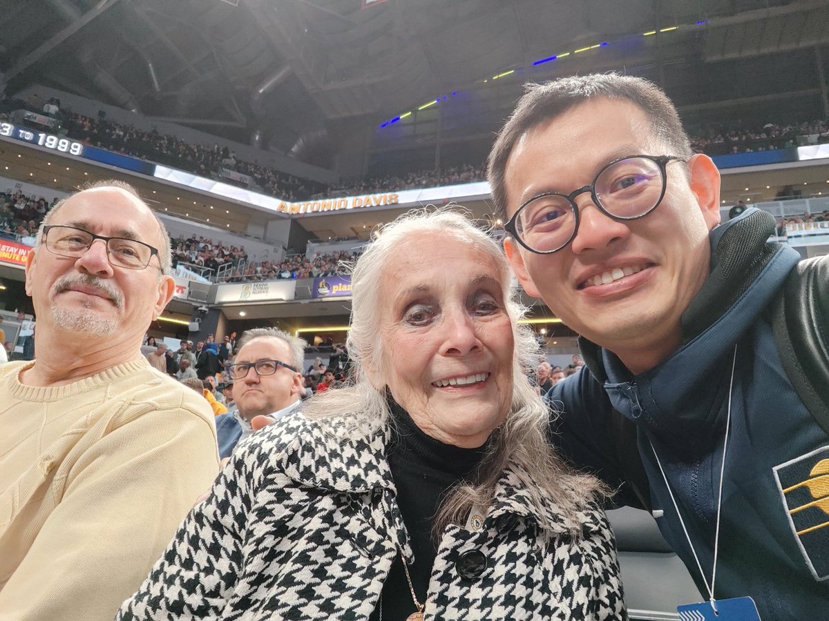 ChinaPacers's tweet photo. @MarkMontieth i am telling her story for those new Pacers fans in China. the article you wrote abt slick and nancy was a masterpiece. https://t.co/OEV8TkXr3L