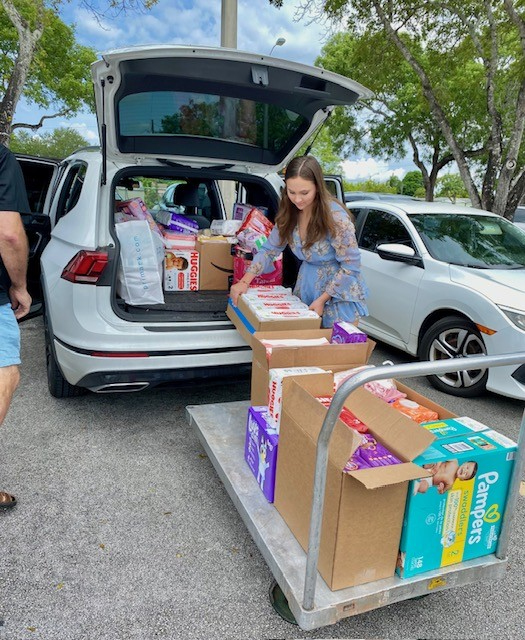 DMWCopeCenter's tweet image. Mina Boomer’s Project Ada culminating event this year @DMWCopeCenter . Thank you for sharing your IB/MYP Project with us! We truly appreciate your caring and kind spirit, Principal Edouard. #YourBestChoiceMDCPS
@MinaPresents