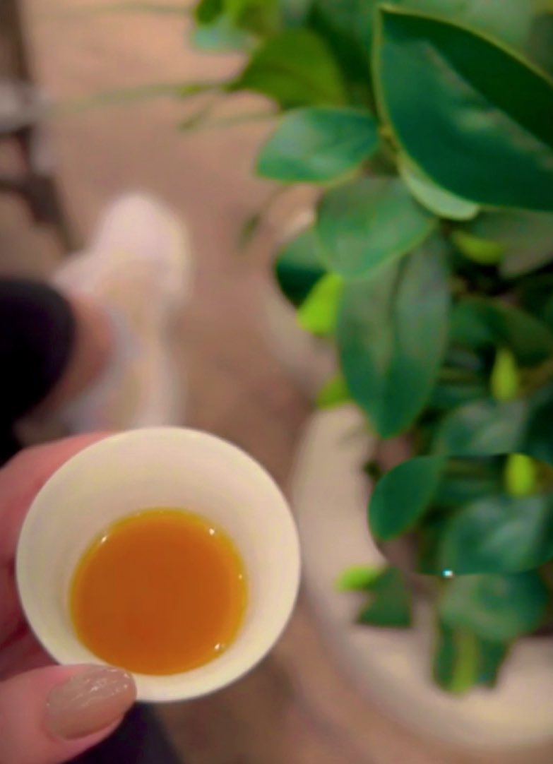 عن رفاهية #المساء ..

قهوتي و حضوركم ..🤍🕊️

#بس_حبيت_اقول