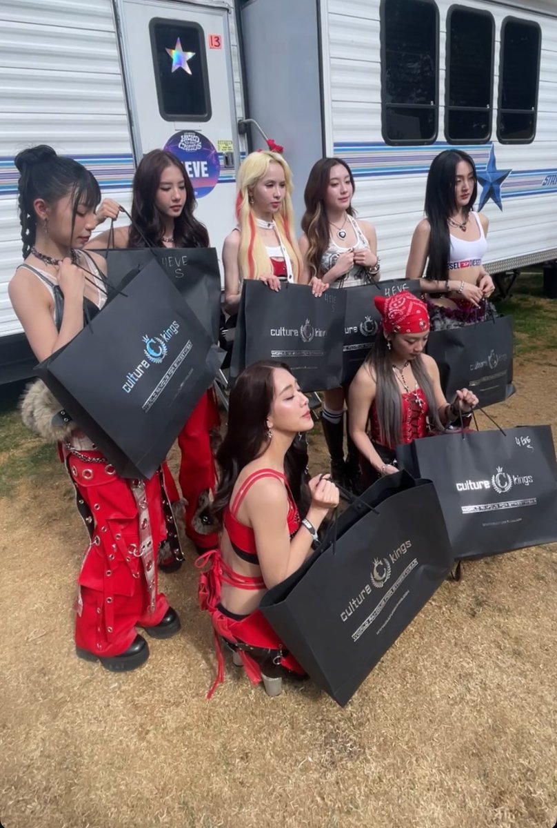 Hello 4EVE✨
4EVE in LA
#HITC2025x4EVE