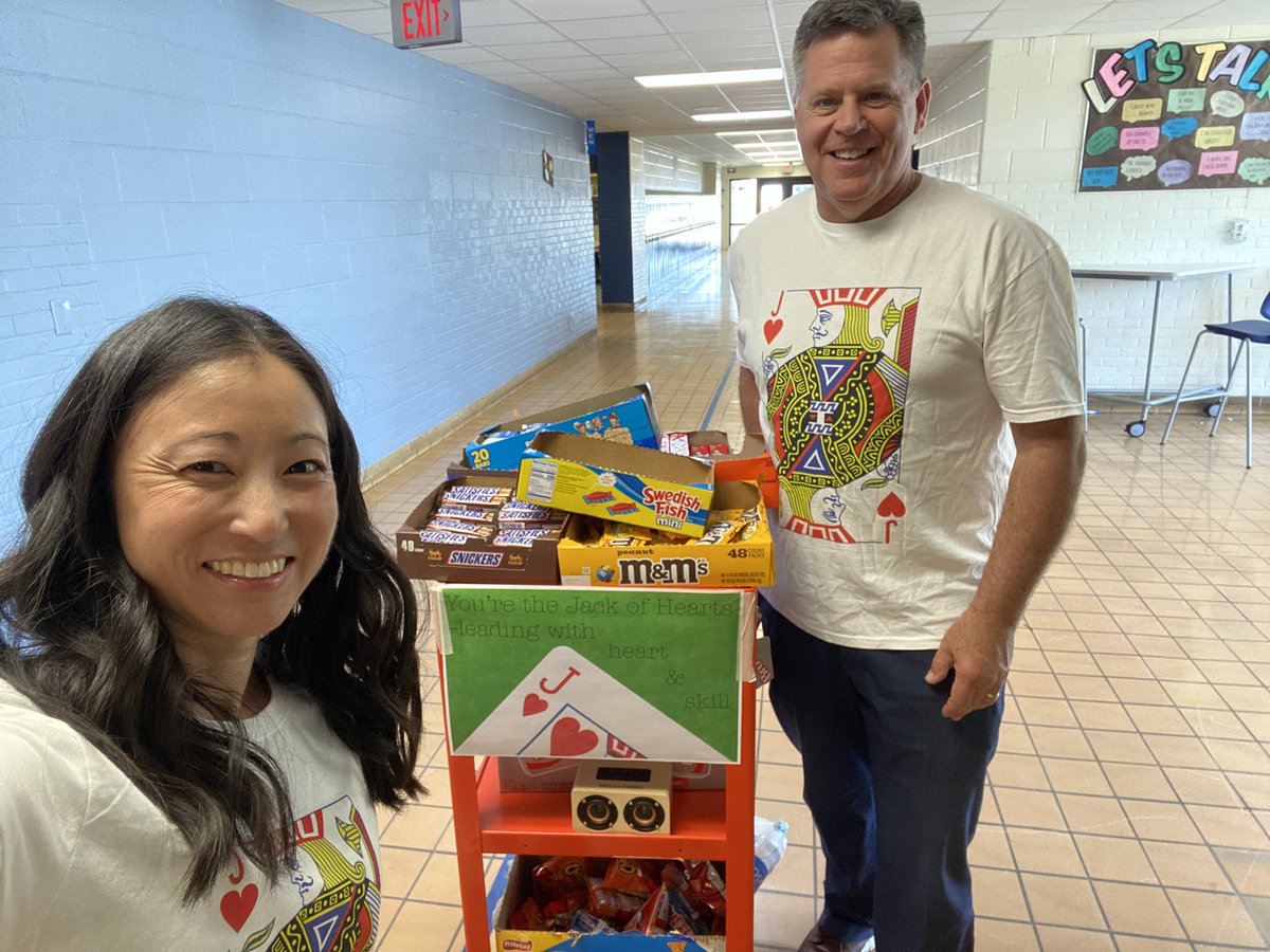 Carmen Maring (@dr_maring) on Twitter photo Making time to thank staff for leading with heart on the last Monday of the year. 💙🤍 #glcsMS #gogulllake <a href="/jboerman75/">Jack Boerman</a> Making time to thank staff for leading with heart on the last Monday of the year. 💙🤍 #glcsMS #gogulllake <a href="/jboerman75/">Jack Boerman</a>