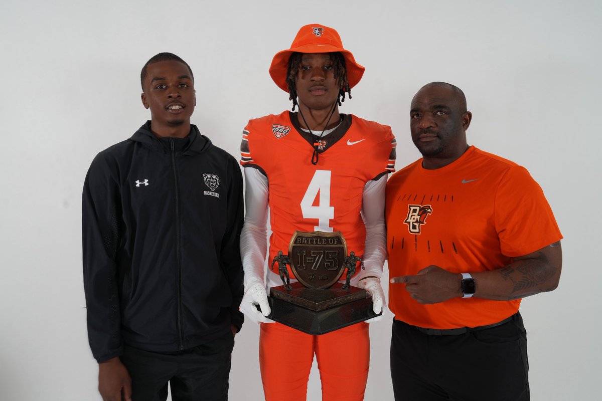 Joshua Smith (@614j0sh) on Twitter photo Had an amazing time with <a href="/BG_Football/">BGSU Football</a> this weekend!!🟠🦅 @coachbayer_ @brucesjohnson @coachgregnosal @coachtpart @official_coachA <a href="/BG_Football/">BGSU Football</a> @chadsimmons_ <a href="/MSR_Ohio/">John McCallister</a> @jaredluginbill @mark__porter
@bryan_ault
@allentrieu @gregsmithrivals @mohrRecruiting
@efrantzMP <a href="/CAECFootball/">Nubian Football</a> Had an amazing time with <a href="/BG_Football/">BGSU Football</a> this weekend!!🟠🦅 @coachbayer_ @brucesjohnson @coachgregnosal @coachtpart @official_coachA <a href="/BG_Football/">BGSU Football</a> @chadsimmons_ <a href="/MSR_Ohio/">John McCallister</a> @jaredluginbill @mark__porter
@bryan_ault
@allentrieu @gregsmithrivals @mohrRecruiting
@efrantzMP <a href="/CAECFootball/">Nubian Football</a>