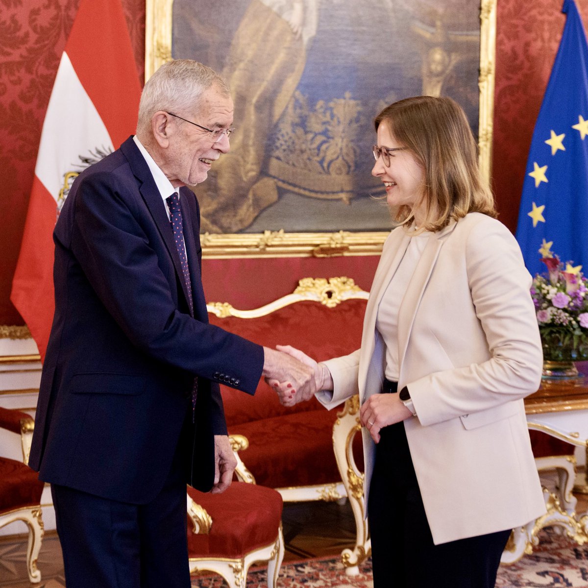 Bundesministerin @claudiaplakolm hat in den vergangenen Wochen viele ihrer europäischen Amtskolleg:innen getroffen und mir heute unter anderem von diesen Gesprächen berichtet. 

Der gemeinsame Austausch mit unseren europäischen Nachbarn ist sehr wichtig. (1/2)