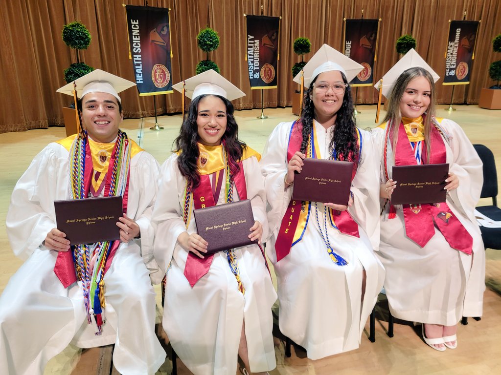 MDCPS_CAO's tweet photo. @mssh_hawks Class of 2025! Congratulations! Once a Hawk, Always a Hawk! https://t.co/g0Yp2qHP2B