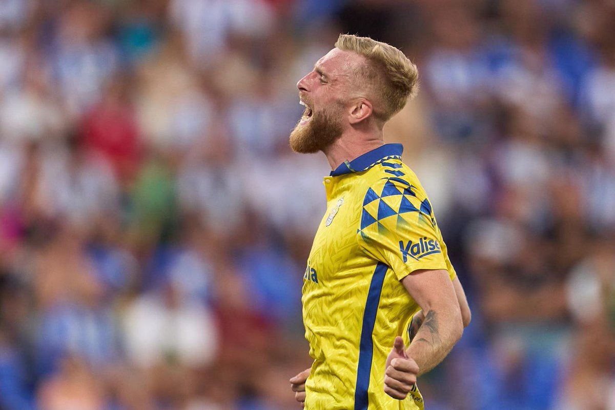 Chris Wilder voulait garder Oli McBurnie l’été dernier et a reparlé avec lui en janvier pour un retour. Si Las Palmas l’avait laissé partir, l’Écossais aurait fait de Sheffield United sa priorité.

📰 <a href="/dannyhall04/">Danny Hall</a> 

#twitterblades #SUFC #eflchampionship #Blades #utb
