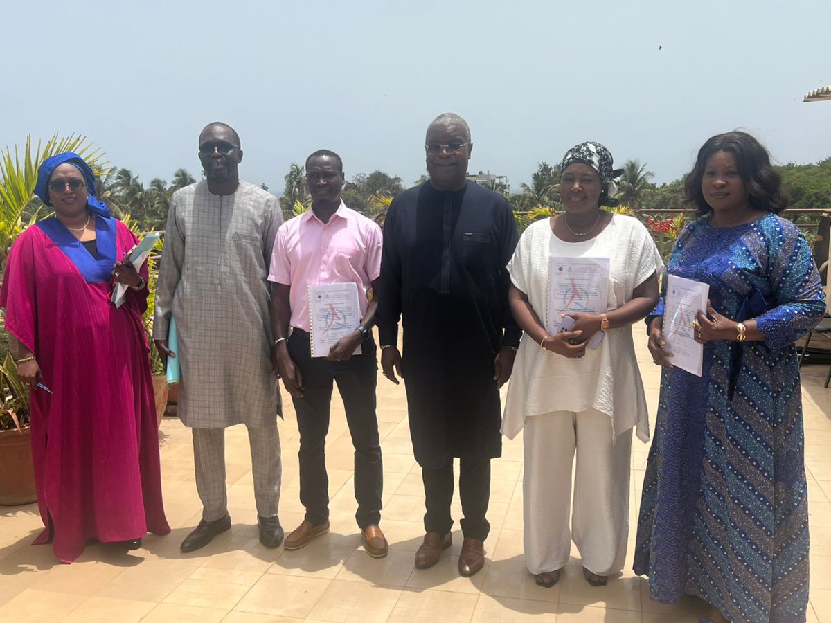 🎓 Félicitations à :

▪️ Dr Standeur Nabi KALY
▪️ Mme Nicole DOSSOU
▪️ Dr Yacine DIOP MAR
▪️ Mme Khadim MBACKE LEYE
pour leur soutenance en Masters Suivi-Évaluation, Santé et Environnement 👏

#Soutenance #Master #Santé #Environnement #SuiviÉvaluation #Félicitations