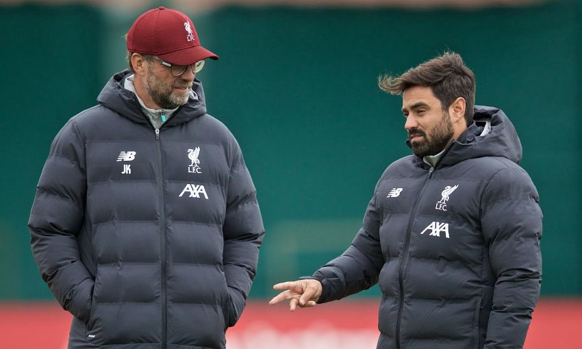 camon_ze's tweet photo. 🚨🇵🇹Vitor Matos, set to sign as new head coach at Portuguese side CD Tondela.

Former Klopp’s assistant at Liverpool, also  assistant at RB Salzburg, considered to be a talented coach with important future ahead.

Here we go! https://t.co/On07G57nrn