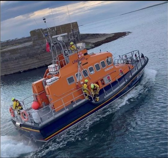 Donaghadee RNLI launch twice within 48 hours to assist sailors rnli.org/news-and-media…