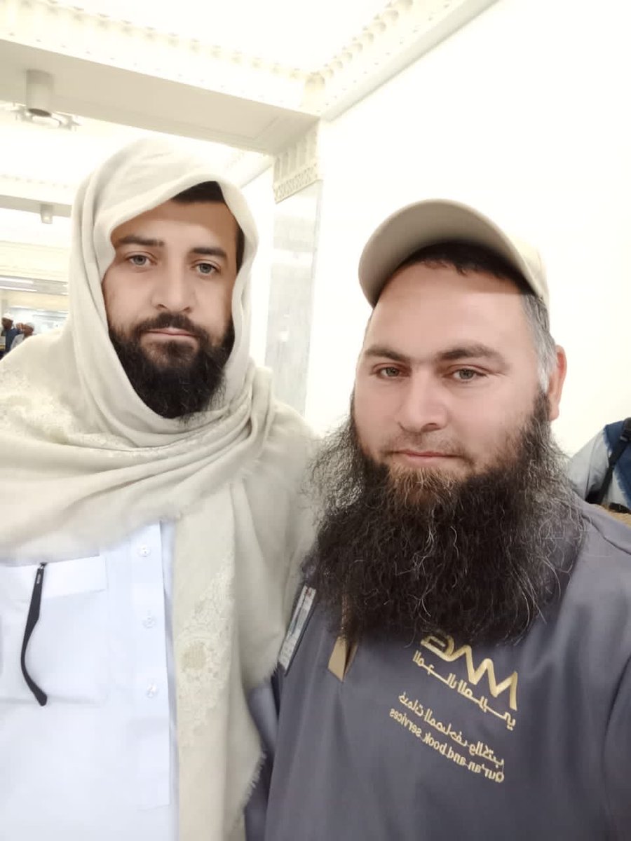 ځوان وزير خوداسي ولاړ دی لکه دديراوت خدای نور ماما چې دبادرنګو پر غلا نيولی وي