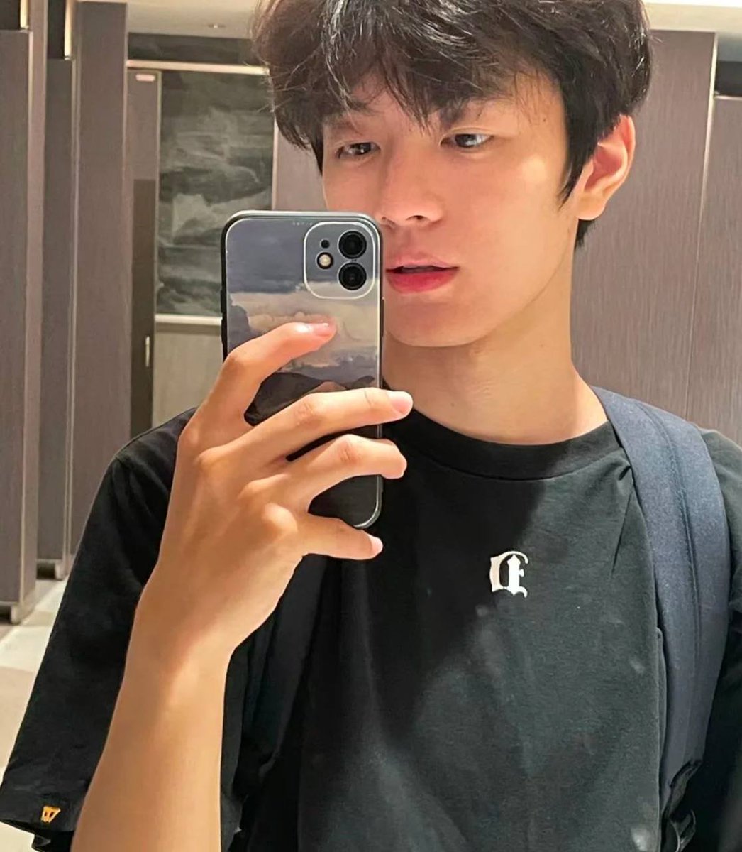 宝宝喜欢在上面还是下面，我都准备好了，你快来做选择，滴滴我私信吧🈷️✈️