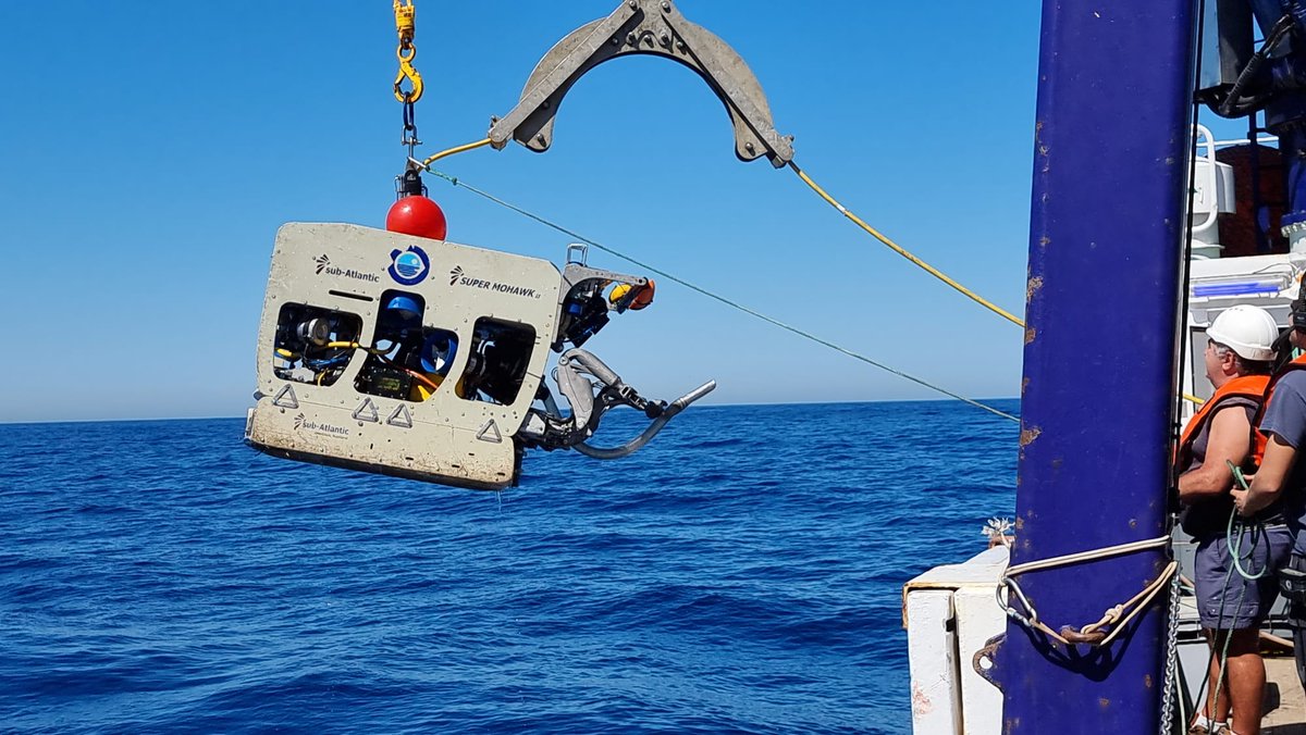 IEO_Cadiz's tweet photo. Finalizamos la primera parte de la campaña #CIRCASUR 2025 dedicada a estudiar las comunidades bentónicas circalitorales y batiales del #GolfodeCádiz con el ROV #Liropus y el equipo científico de @IEO_Cadiz e @ieo_canarias.
#EstrategiasMarinas #ESMARES_CIRCA https://t.co/KlbLligqwb