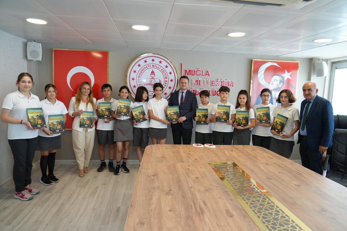 Tarihten İlhamla Aileye Yolculuk: Zamanın Gölgesinde Latmos

2025 yılının “Aile Yılı” ilan edilmesi dolayısıyla Marmaris Evrenpaşa Ortaokulu öğrencileri, anlam yüklü ve ilham verici bir projeye imza attı.

“Zamanın Gölgesinde: Latmos” adlı bu özgün çalışma, Muğla Beşparmak